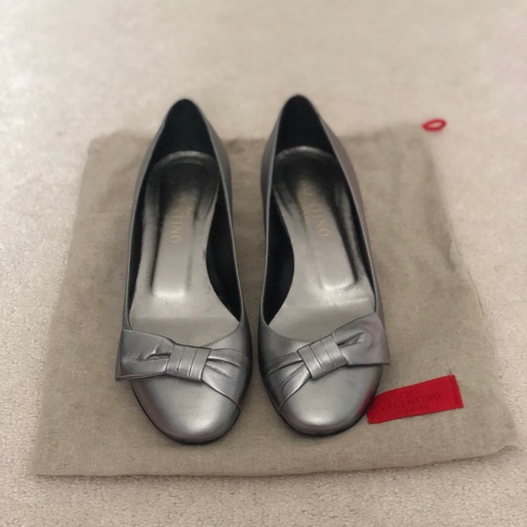 100% Authentic Valentino Garavani Silver Heels - Picture 2 of 5